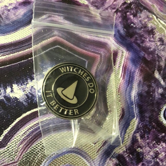 Gothic Punk “Witches Do It Better” Witch Hat Witchcraft Metal Enamel Pin Brooch - Picture 7 of 9